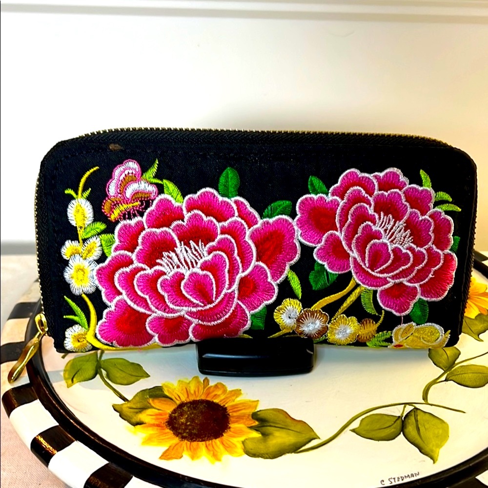 Floral Embroidered Black Wallet